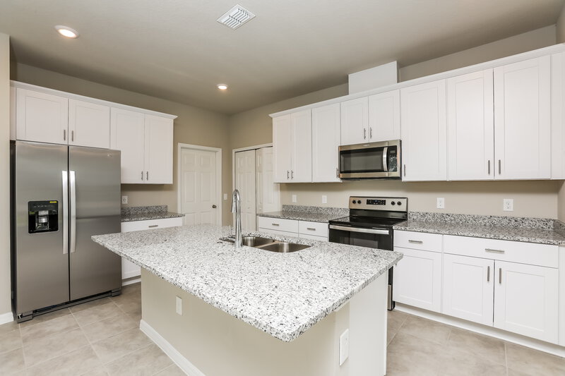 2,705/Mo, 2480 Gold Dust Dr Minneola, FL 34715 Kitchen View