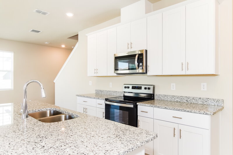 2,975/Mo, 2484 Gold Dust Dr Minneola, FL 34715 Kitchen View