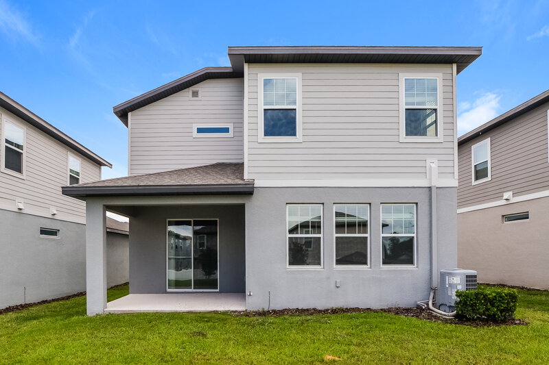 0/Mo, 2484 Gold Dust Dr Minneola, FL 34715 Rear View