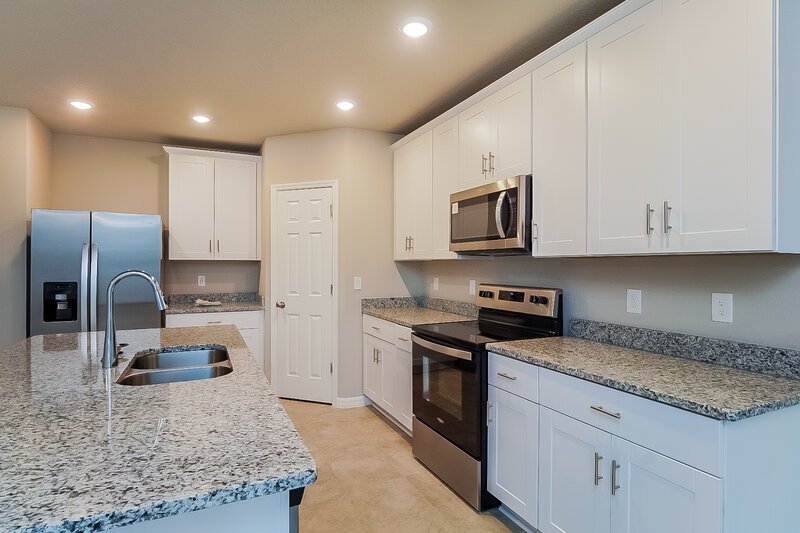 2,380/Mo, 452 Sun Warbler Way Saint Cloud, FL 34771 Kitchen View 2