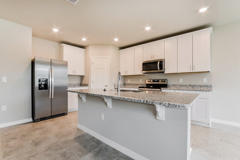 2,420/Mo, 476 Sun Warbler Way Saint Cloud, FL 34771 Kitchen View