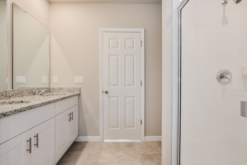 2,420/Mo, 476 Sun Warbler Way Saint Cloud, FL 34771 Main Bathroom View