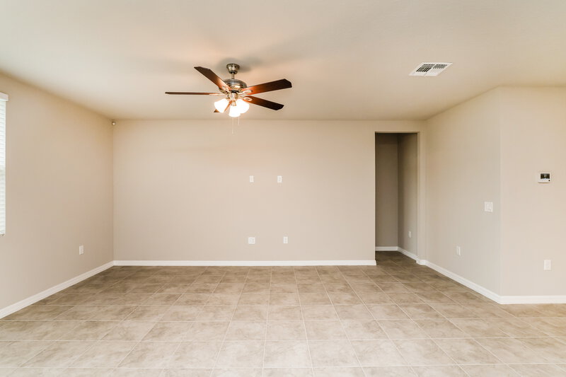 2,420/Mo, 492 Sun Warbler Way Saint Cloud, FL 34771 Living Room View