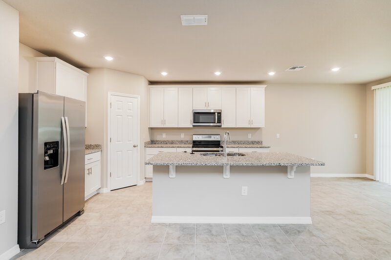 2,420/Mo, 492 Sun Warbler Way Saint Cloud, FL 34771 Kitchen View