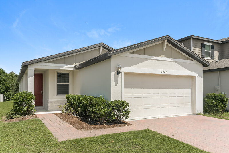 2,265/Mo, 5247 Meredrew Ln Saint Cloud, FL 34771 Front View