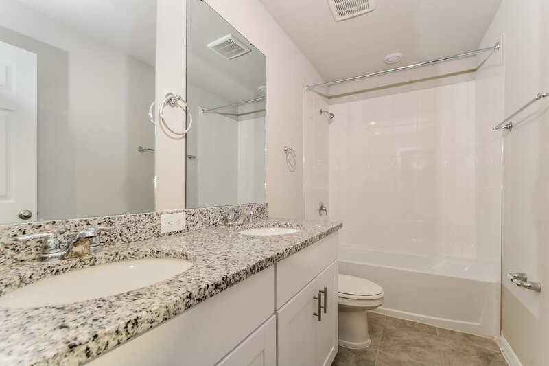 3,620/Mo, 5254 Meredrew Ln Saint Cloud, FL 34771 Bathroom View