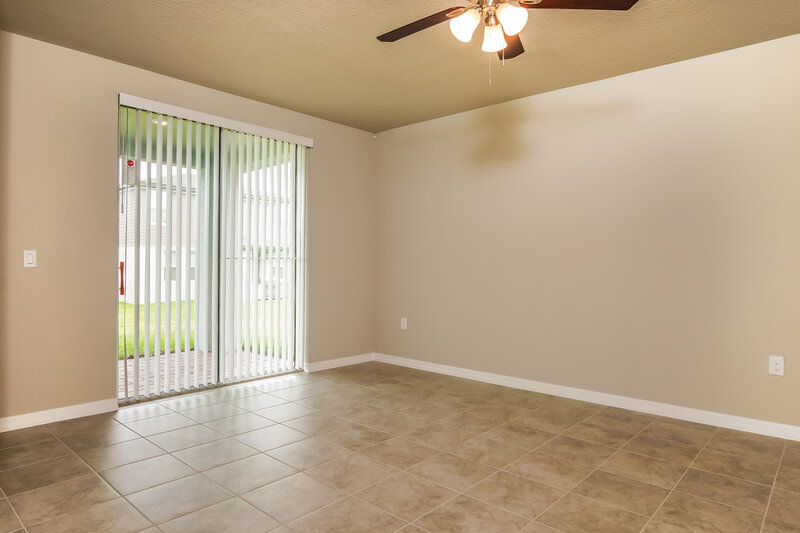 2,280/Mo, 5261 Luke Hammock St Saint Cloud, FL 34771 Living Room View 2