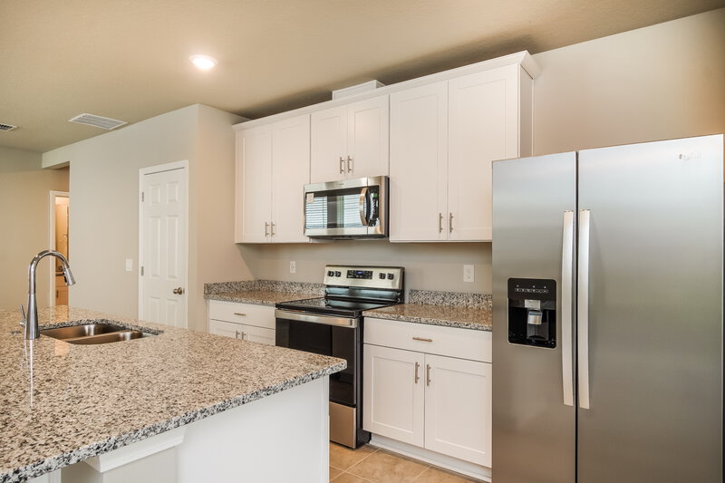 2,280/Mo, 5261 Luke Hammock St Saint Cloud, FL 34771 Kitchen View 3