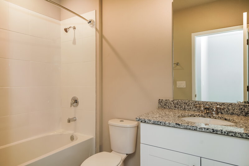 2,280/Mo, 5261 Luke Hammock St Saint Cloud, FL 34771 Bathroom View