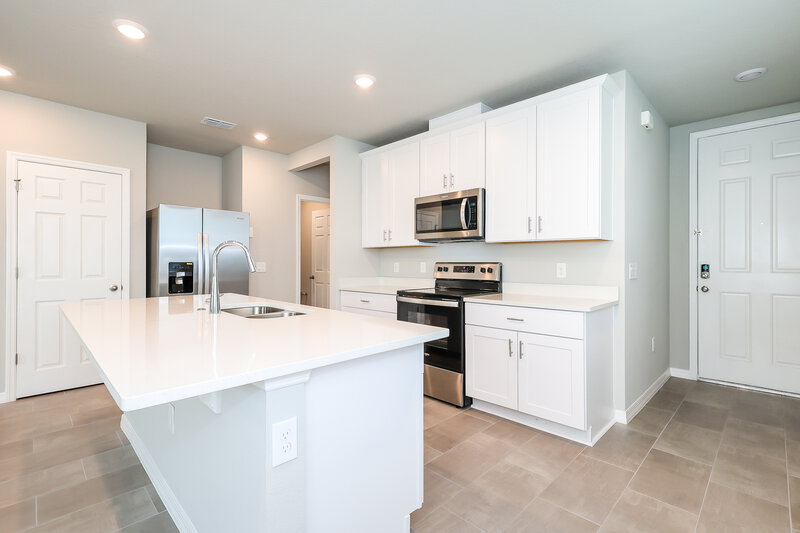 2,195/Mo, 803 Legacy Drive Davenport, FL 33896 Kitchen View