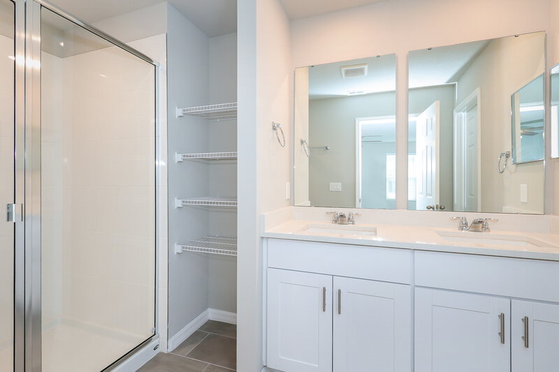 2,195/Mo, 803 Legacy Drive Davenport, FL 33896 Main Bathroom View 2