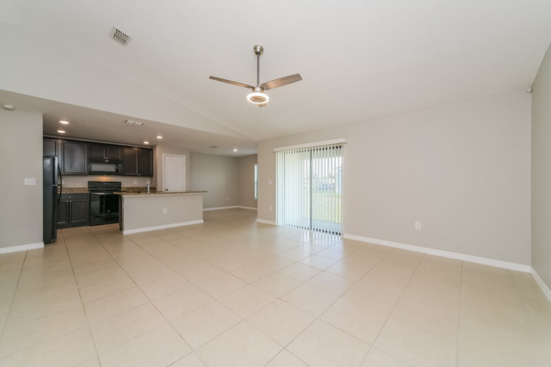 1,740/Mo, 246 Hyacinth Ct Kissimmee, FL 34759 Living Room View 2