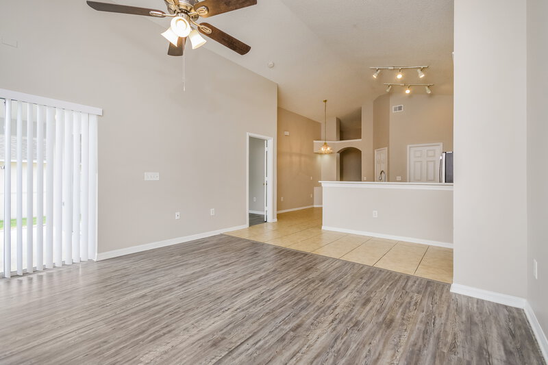 2,535/Mo, 7928 Magnolia Bend Ct Kissimmee, FL 34747 Living Room View