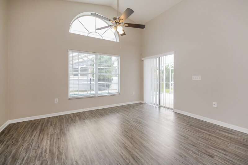 2,535/Mo, 7928 Magnolia Bend Ct Kissimmee, FL 34747 Living Room View 2