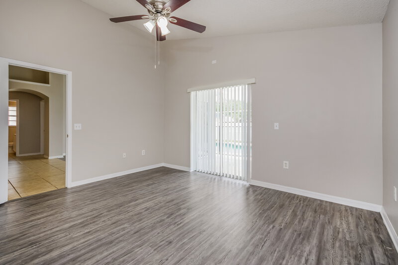 2,535/Mo, 7928 Magnolia Bend Ct Kissimmee, FL 34747 Main Bedroom View 3