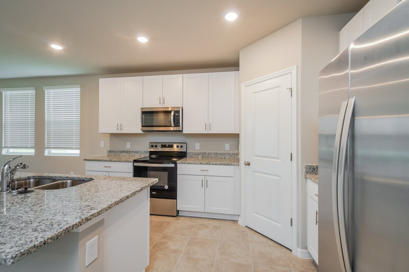 1,970/Mo, 1514 Branchwood Ln Auburndale, FL 33823 Kitchen View