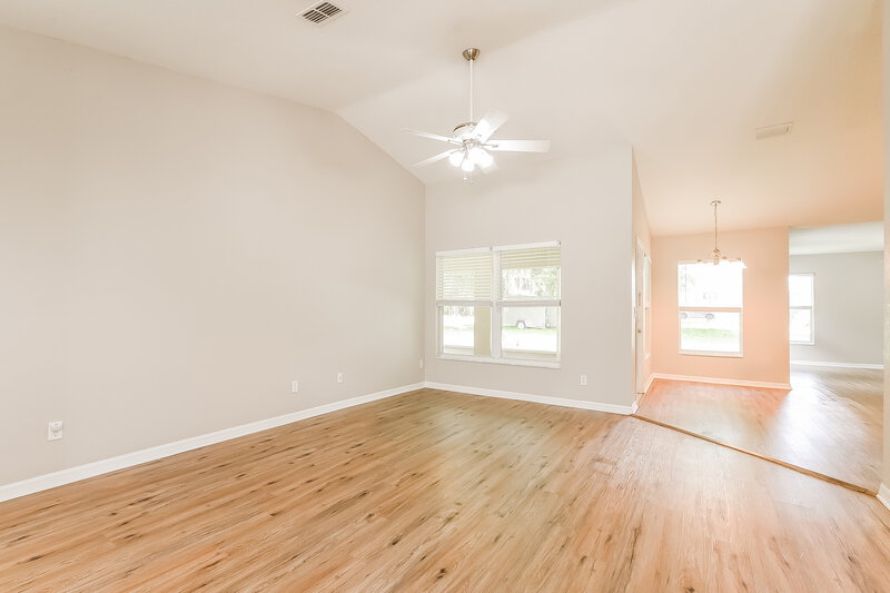 1,950/Mo, 35221 W Griffin Dr Fruitland Park, FL 34731 Living Room View