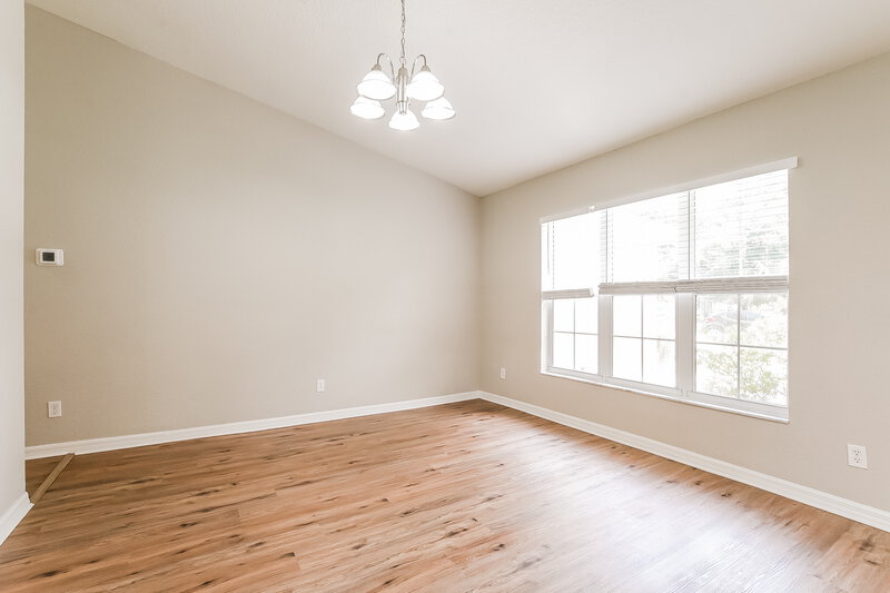 1,950/Mo, 35221 W Griffin Dr Fruitland Park, FL 34731 Dining Room View 2