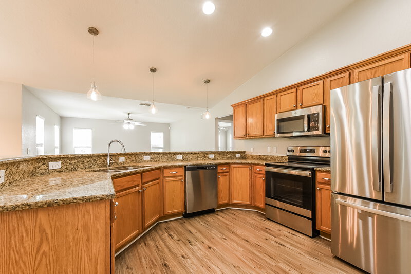 1,950/Mo, 35221 W Griffin Dr Fruitland Park, FL 34731 Kitchen View