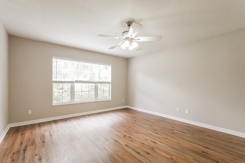 1,950/Mo, 35221 W Griffin Dr Fruitland Park, FL 34731 Main Bedroom View