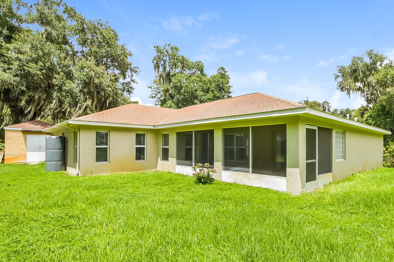 1,950/Mo, 35221 W Griffin Dr Fruitland Park, FL 34731 Rear View