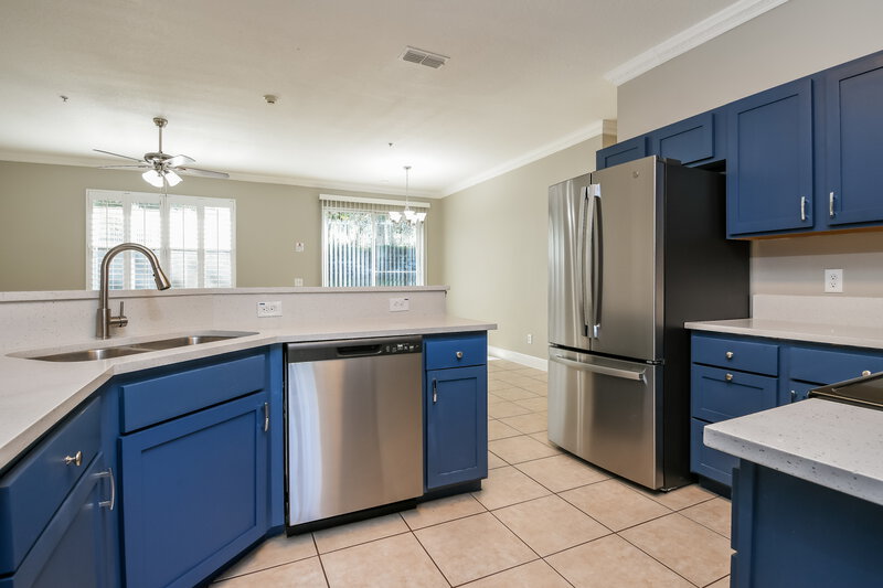 2,680/Mo, 1030 Trailside Ct Oakland, FL 34787 Kitchen View 2