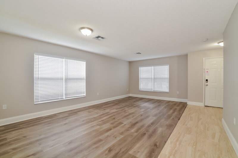 2,745/Mo, 250 Lynn St Oviedo, FL 32765 Living Room View 2