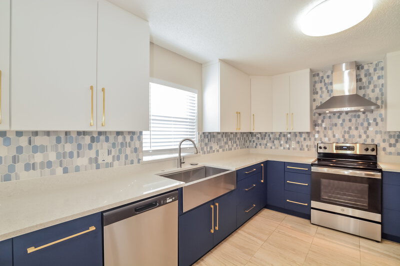 2,745/Mo, 250 Lynn St Oviedo, FL 32765 Kitchen View