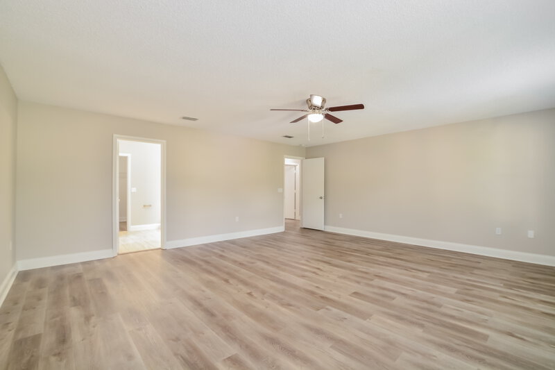 2,745/Mo, 250 Lynn St Oviedo, FL 32765 Main Bedroom View 2