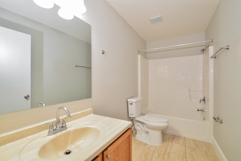 2,745/Mo, 250 Lynn St Oviedo, FL 32765 Bathroom View