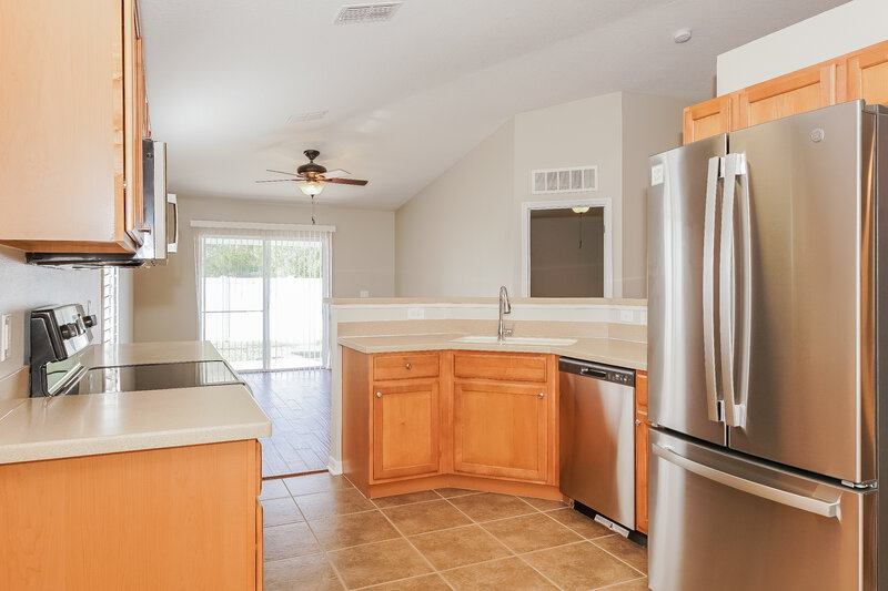 3,090/Mo, 3434 Arabesque Dr DeLand, FL 32724 Kitchen View 2