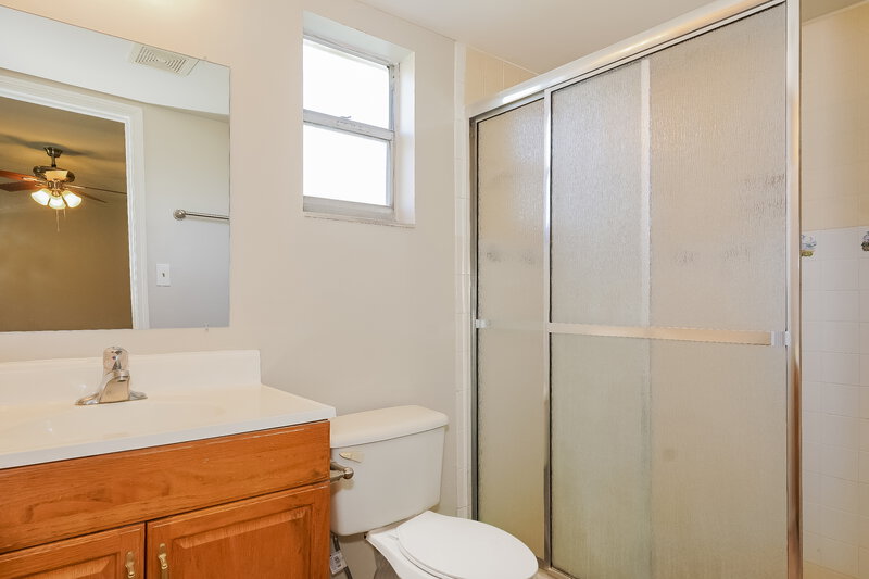 3,090/Mo, 3434 Arabesque Dr DeLand, FL 32724 Bathroom View