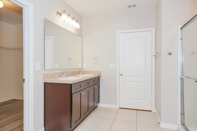 2,685/Mo, 102 Serenola Ct DeLand, FL 32724 Main Bathroom View 2