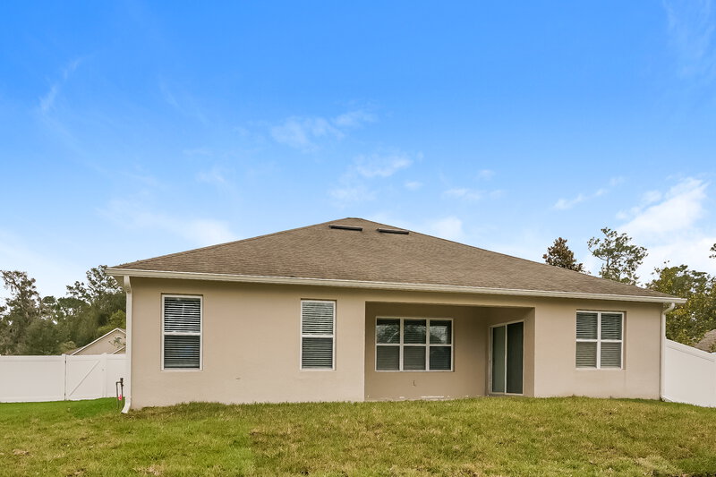 2,685/Mo, 102 Serenola Ct DeLand, FL 32724 Rear View