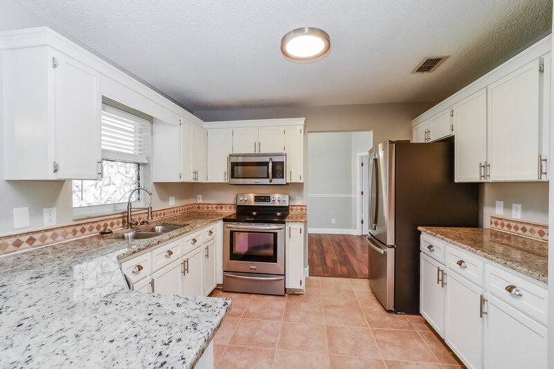 2,290/Mo, 2773 W Covington Dr Deltona, FL 32738 Kitchen View