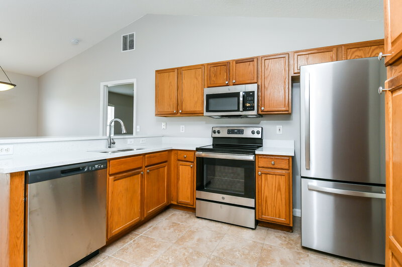 3,120/Mo, 10332 Cayo Costa Ct Clermont, FL 34711 Kitchen View 2