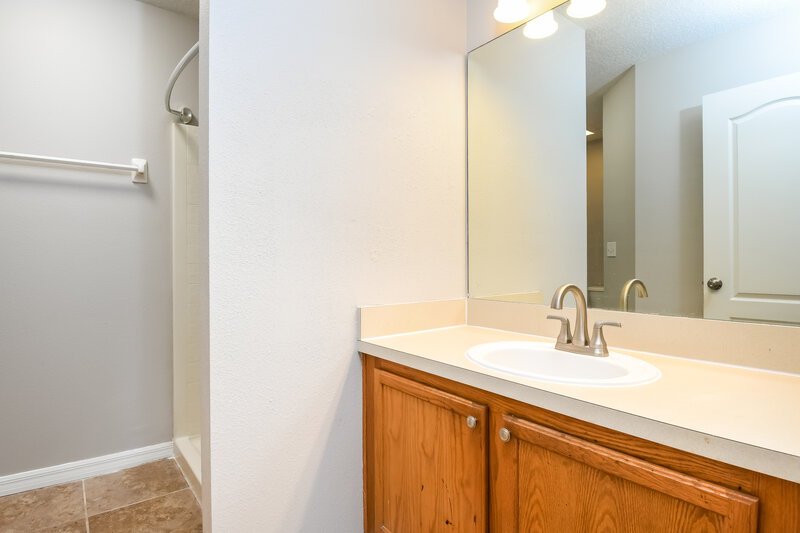 3,120/Mo, 10332 Cayo Costa Ct Clermont, FL 34711 Main Bathroom View