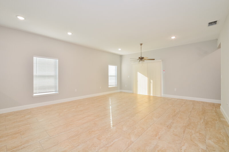 1,725/Mo, 355 Clermont Dr Kissimmee, FL 34759 Living Room View 2