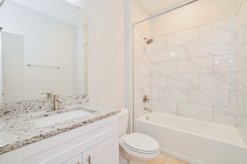 1,725/Mo, 355 Clermont Dr Kissimmee, FL 34759 Bathroom View