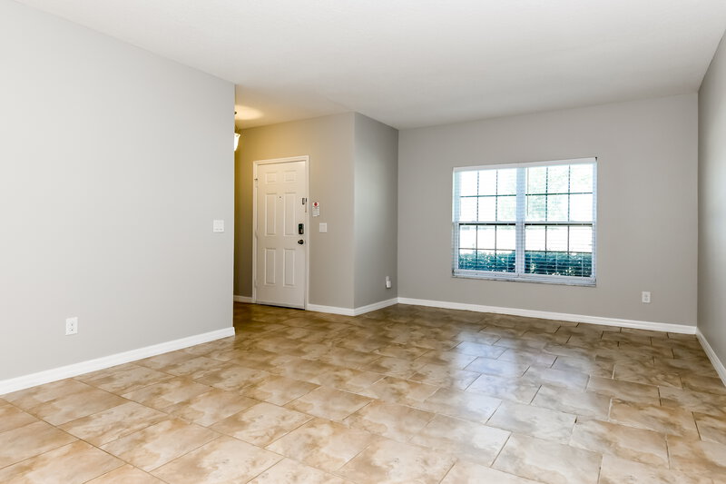 2,345/Mo, 346 Vitoria Rd Davenport, FL 33837 Living Room View