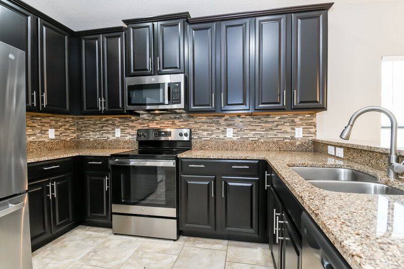 2,345/Mo, 346 Vitoria Rd Davenport, FL 33837 Kitchen View