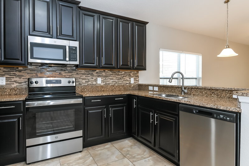 2,345/Mo, 346 Vitoria Rd Davenport, FL 33837 Kitchen View 2