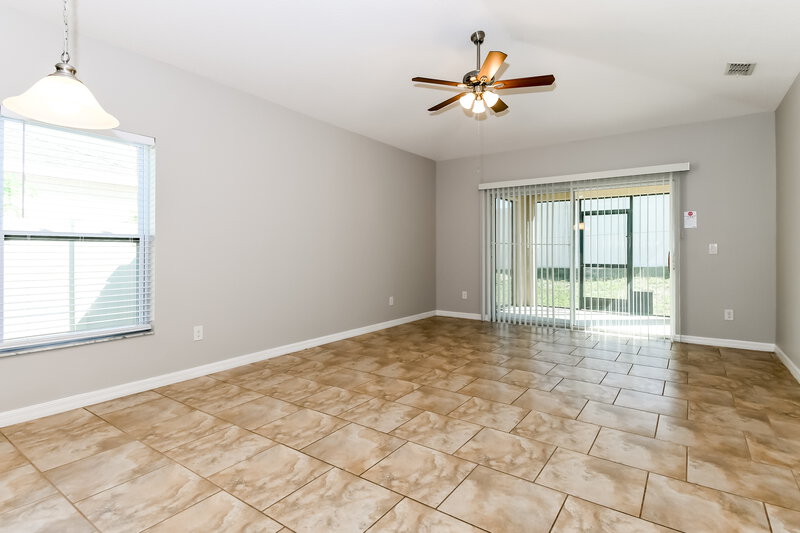 2,345/Mo, 346 Vitoria Rd Davenport, FL 33837 Family Room View