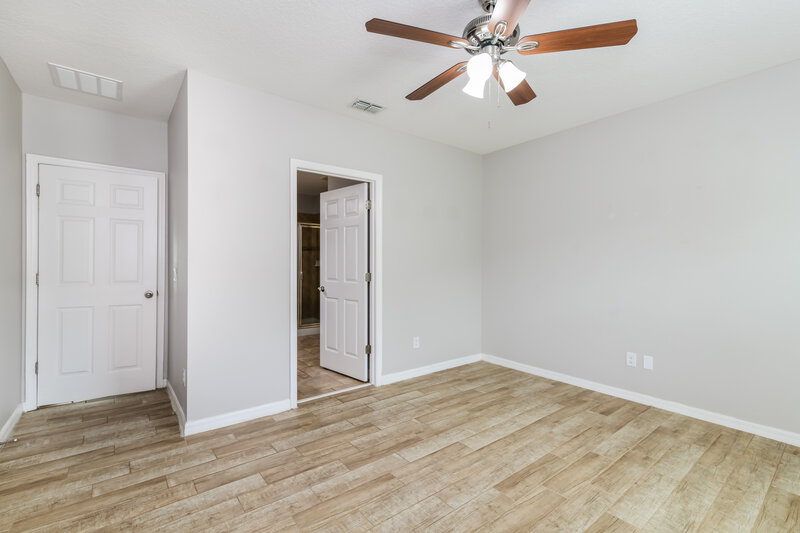 2,265/Mo, 346 Vitoria Rd Davenport, FL 33837 Main Bedroom View 2
