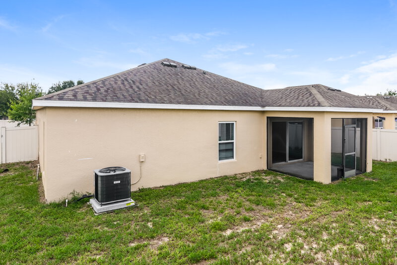 2,265/Mo, 346 Vitoria Rd Davenport, FL 33837 Rear View