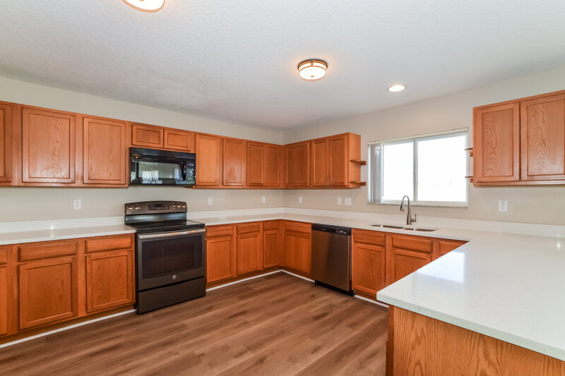 2,890/Mo, 4729 Barbados Loop Clermont, FL 34711 Kitchen View