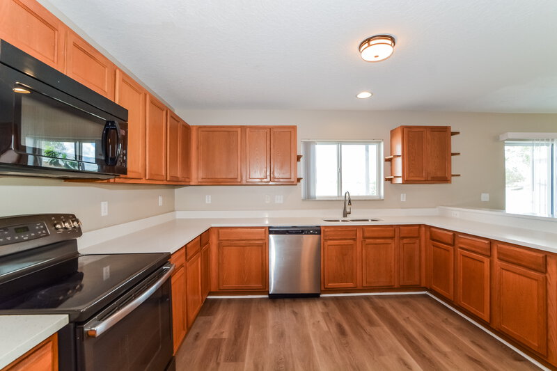 2,890/Mo, 4729 Barbados Loop Clermont, FL 34711 Kitchen View 2