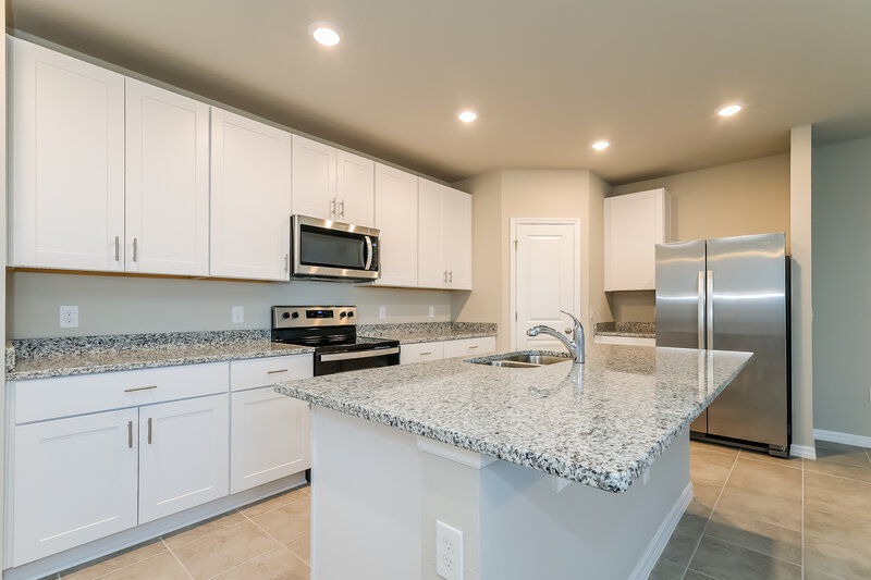 1,915/Mo, 1130 Oak Valley Drive Auburndale, FL 33823 Kitchen View 3