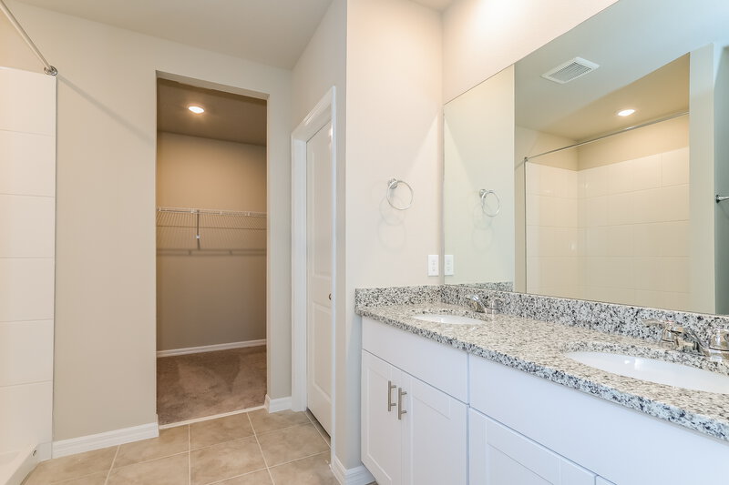 1,915/Mo, 1130 Oak Valley Drive Auburndale, FL 33823 Main Bathroom View