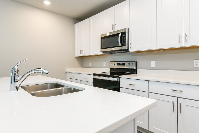 2,270/Mo, 1138 Oak Valley Drive Auburndale, FL 33823 Kitchen View